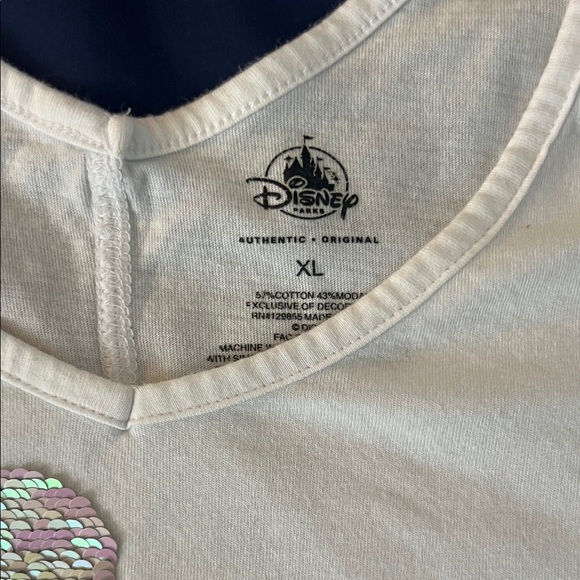 Disney - Picture 4 of 5